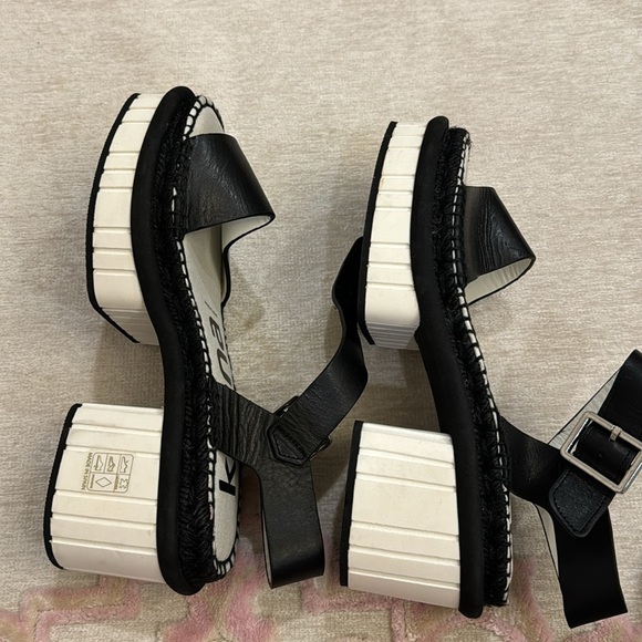 NWOT KANNA CIBELE SANDAL IN BLACK 8 ( 38) - Picture 10 of 17